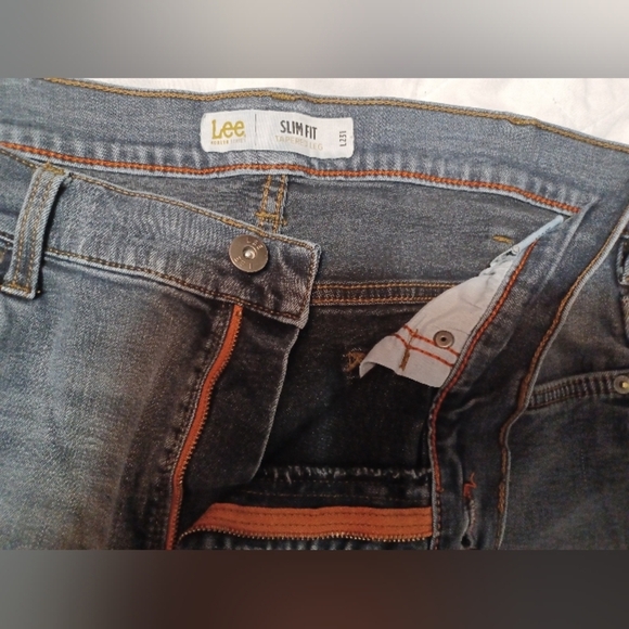 A Lee Men's Modern Series Slim Fit Tapered Leg Denim Jeans - Picture 8 of 11